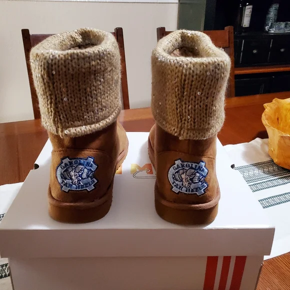 NWT Women's UNC Tar Heels Sweater Top Booties - Picture 7 of 8